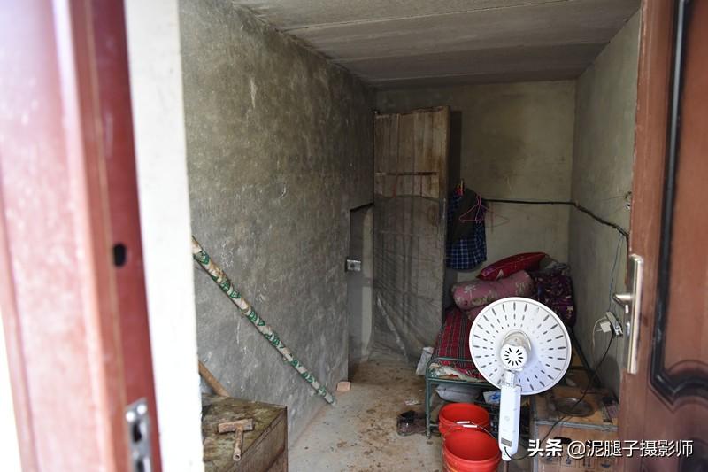 山西農(nóng)民大棚里種香椿，9分地種植70000苗，28元1斤，收入保密